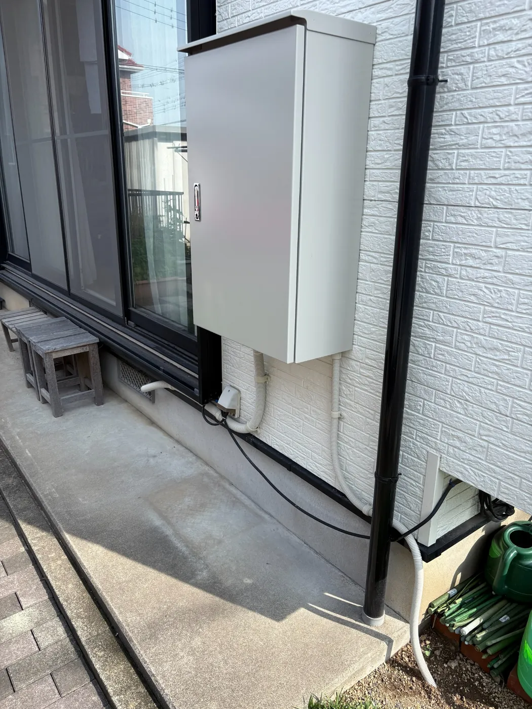 6kW EV充電器 盗難防止ボックス施工後全体