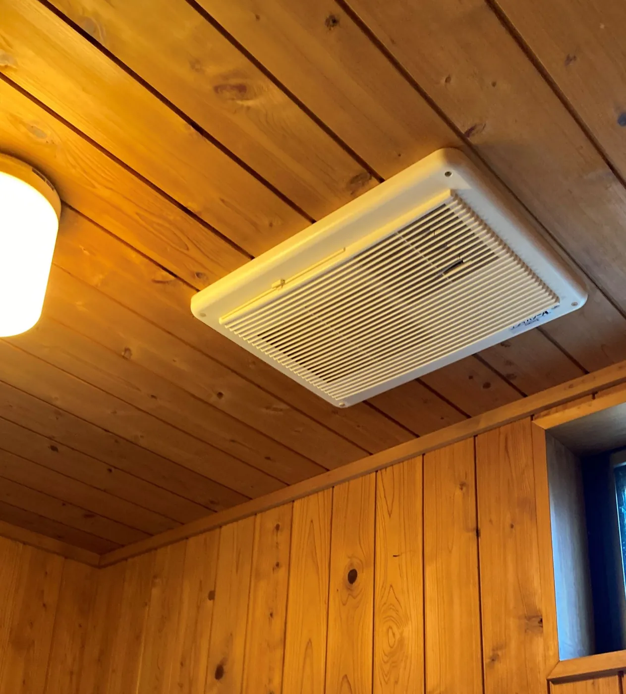 浴室換気暖房乾燥機交換 施工前