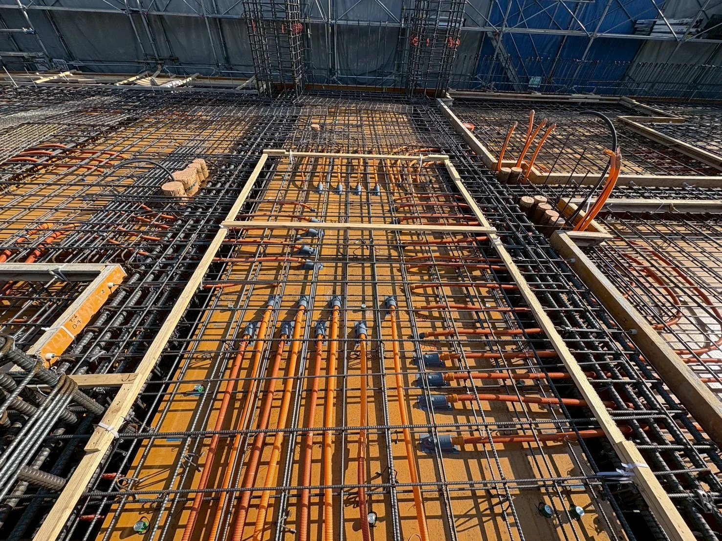 新築マンション スラブ電気配管施工 詳細